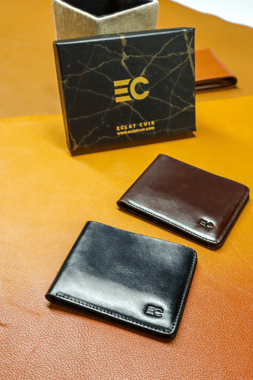 Eclat Cuir vegetable-tanned bifold wallet made from oil pull-up cow leather, black and tan color, with 3 card slots, 1 cash chamber and 1 coin pocket