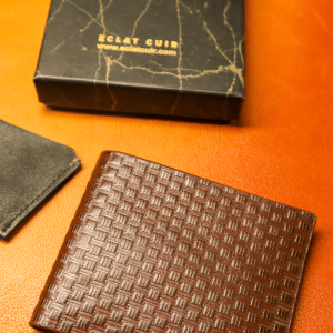 Eclat Cuir embossed basket pattern minimalist bifold wallet in tan vegetable-tanned leather with 6 card slots and 2 cash chambers