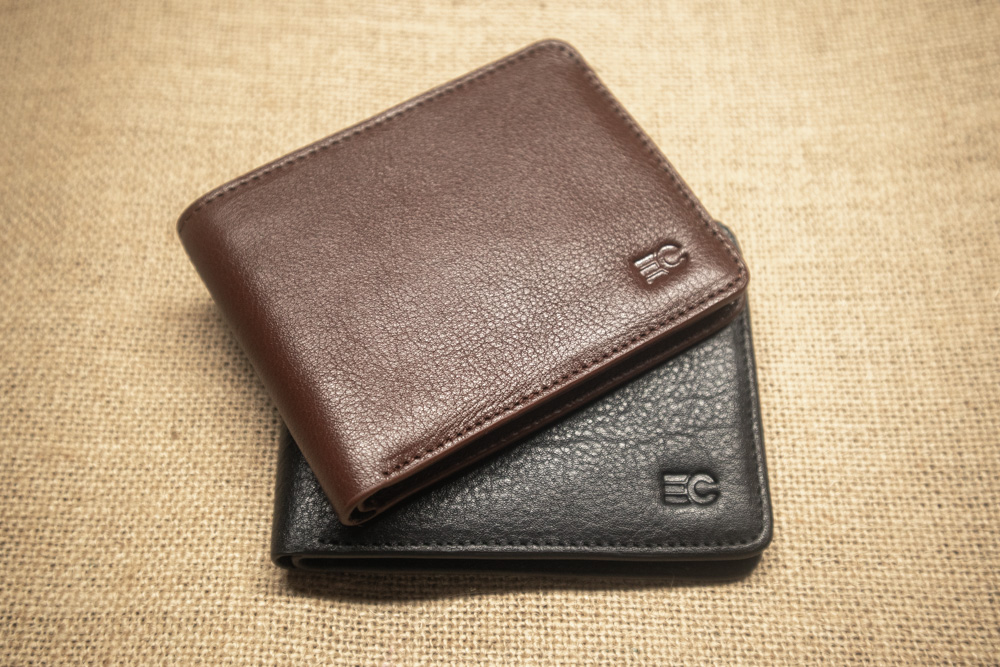 M- 533 – Basket Embossed Black Bifold Wallet-2