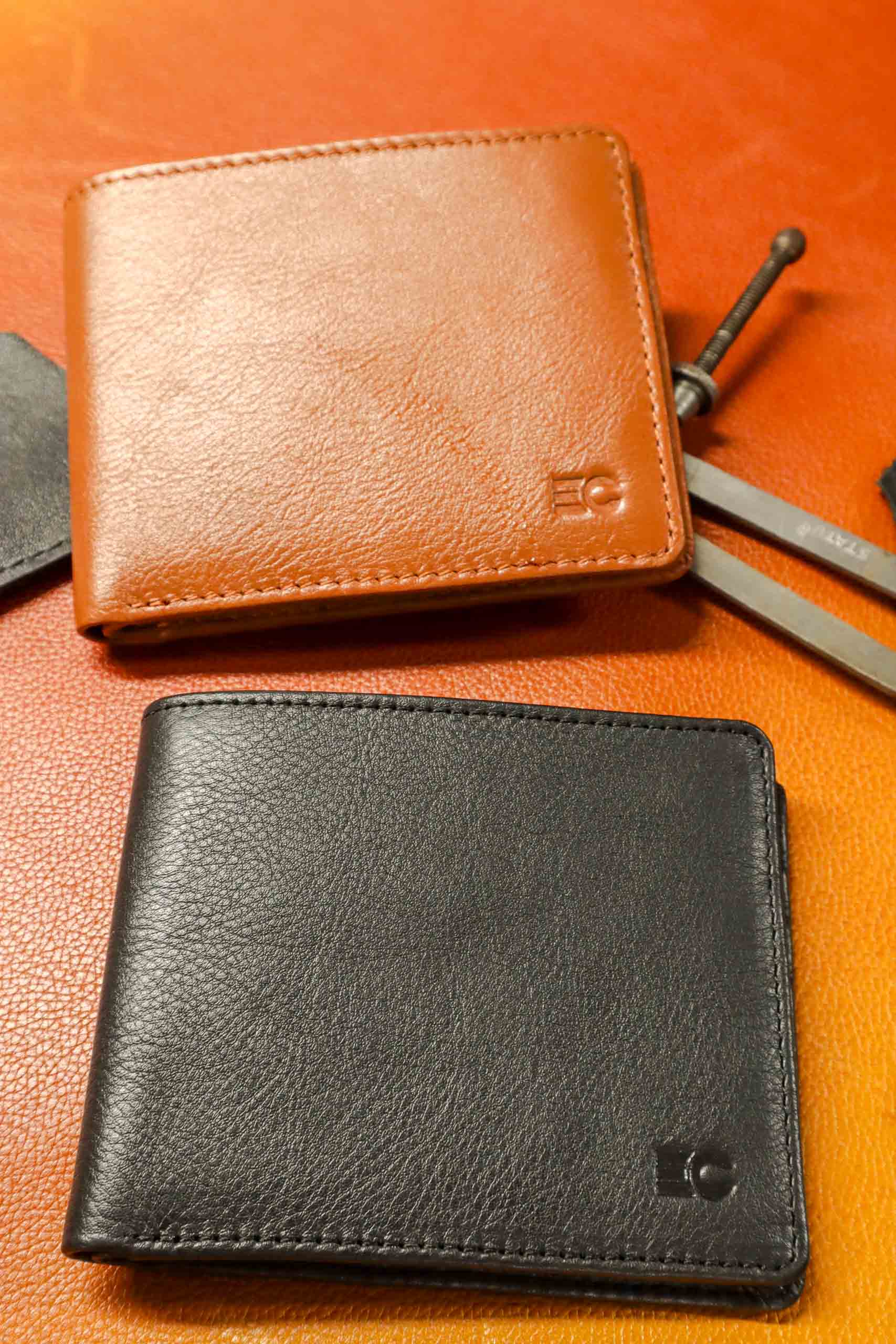 Model – BF03 Chrome-Tanned Cow Leather Bi-Fold Wallet (Natural Milling)